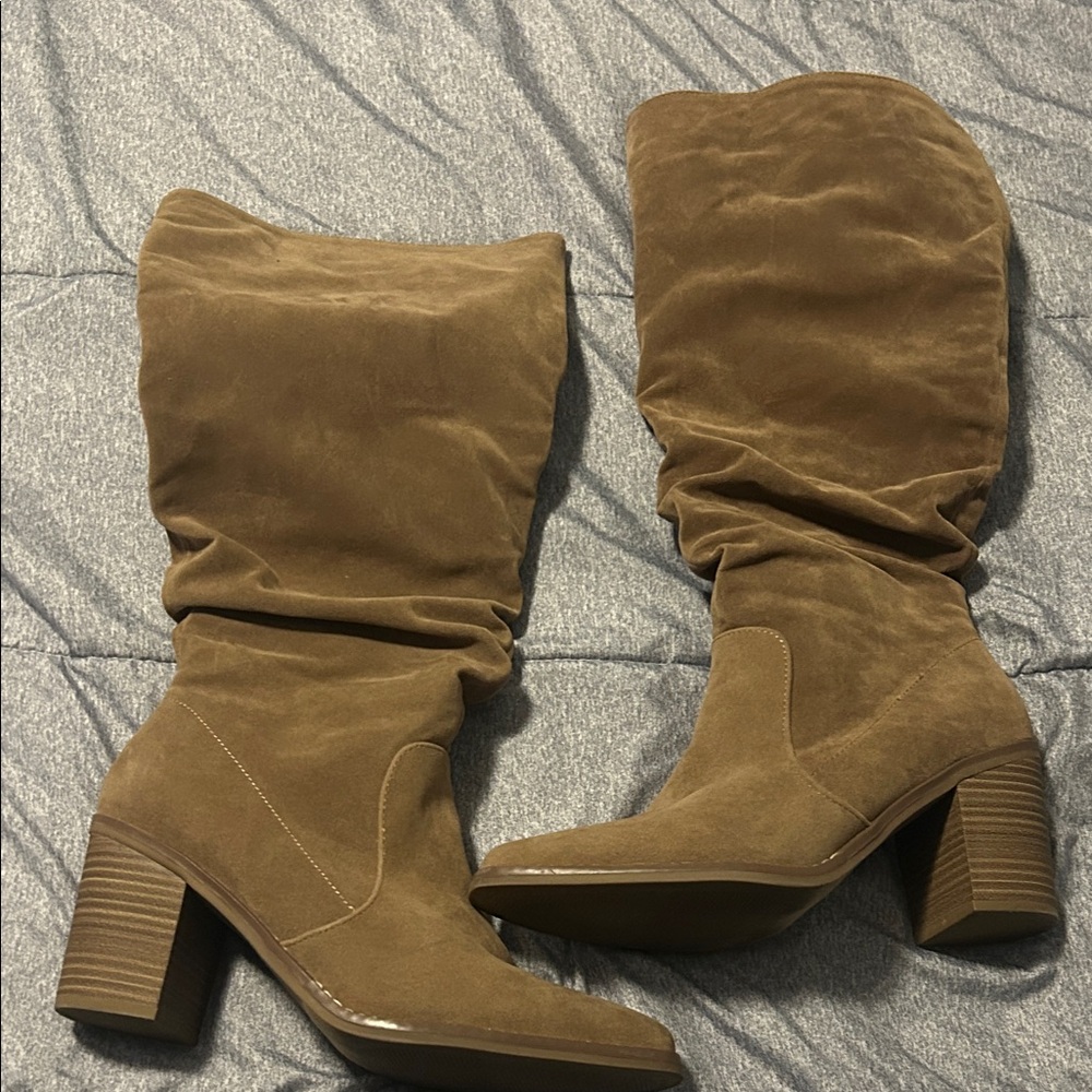 Women's Tan Faux Suede Slouch Boots -10WC